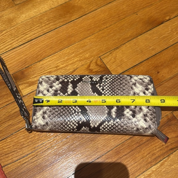 Michael Kors wristlet wallet - Picture 5 of 7